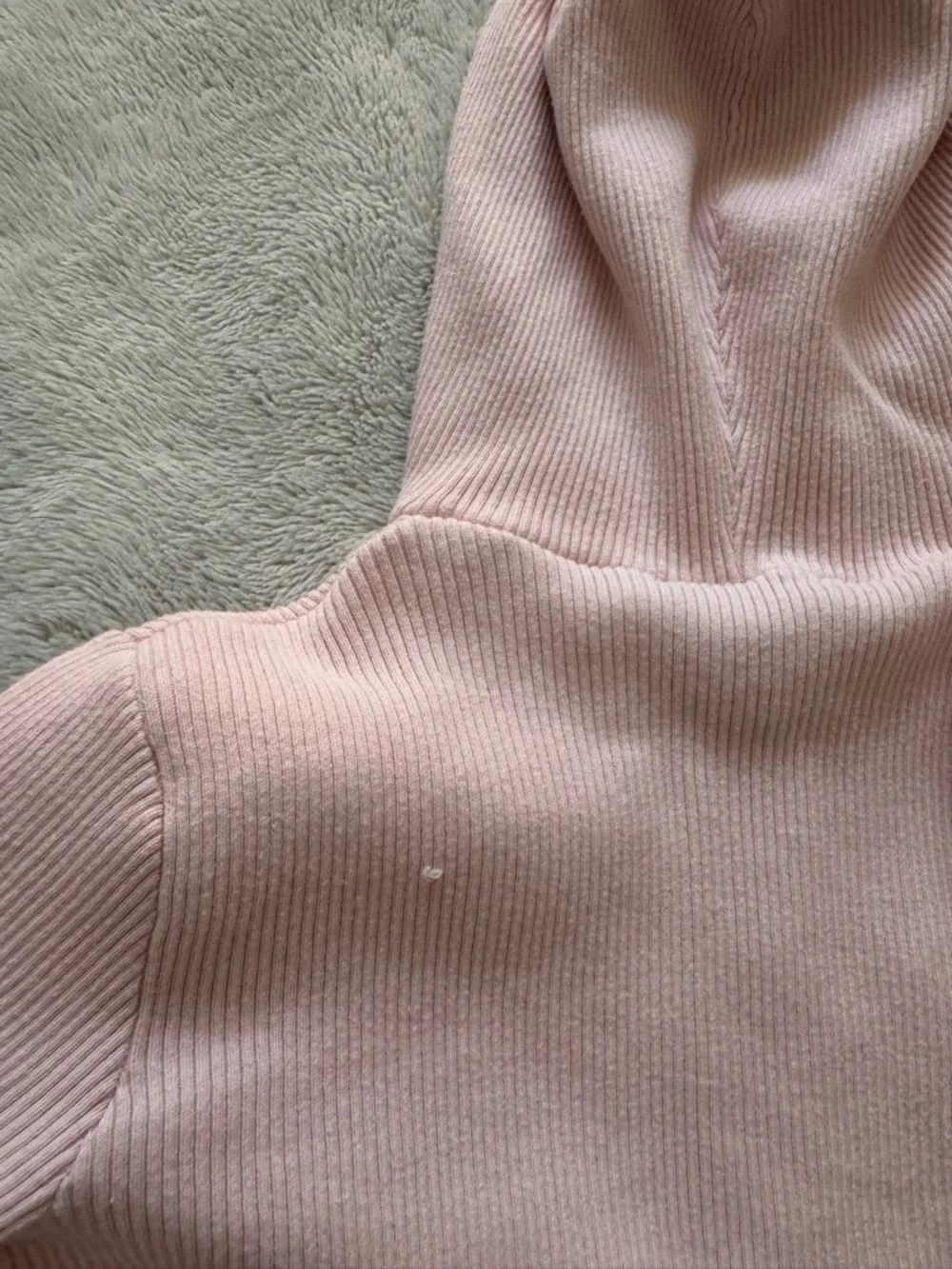 Brandy melville ribbed hoodie - Picture 3 of 3